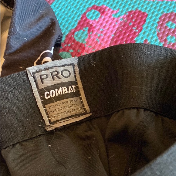 Adidas Black and Gray Leggings Athletic Wear - Picture 3 of 4